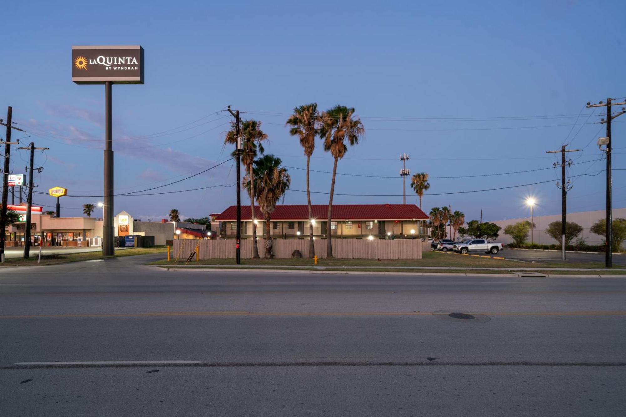 La Quinta Inn By Wyndham Corpus Christi North Екстер'єр фото