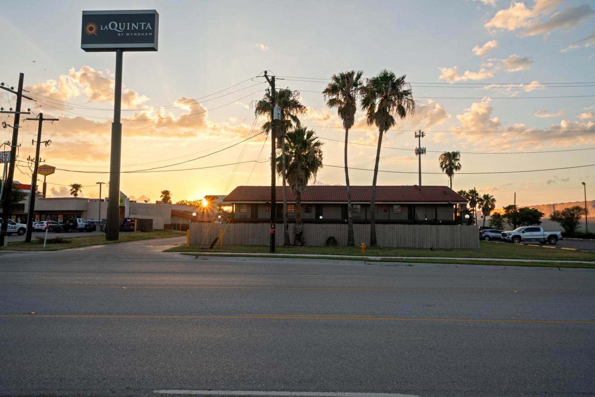 La Quinta Inn By Wyndham Corpus Christi North Екстер'єр фото