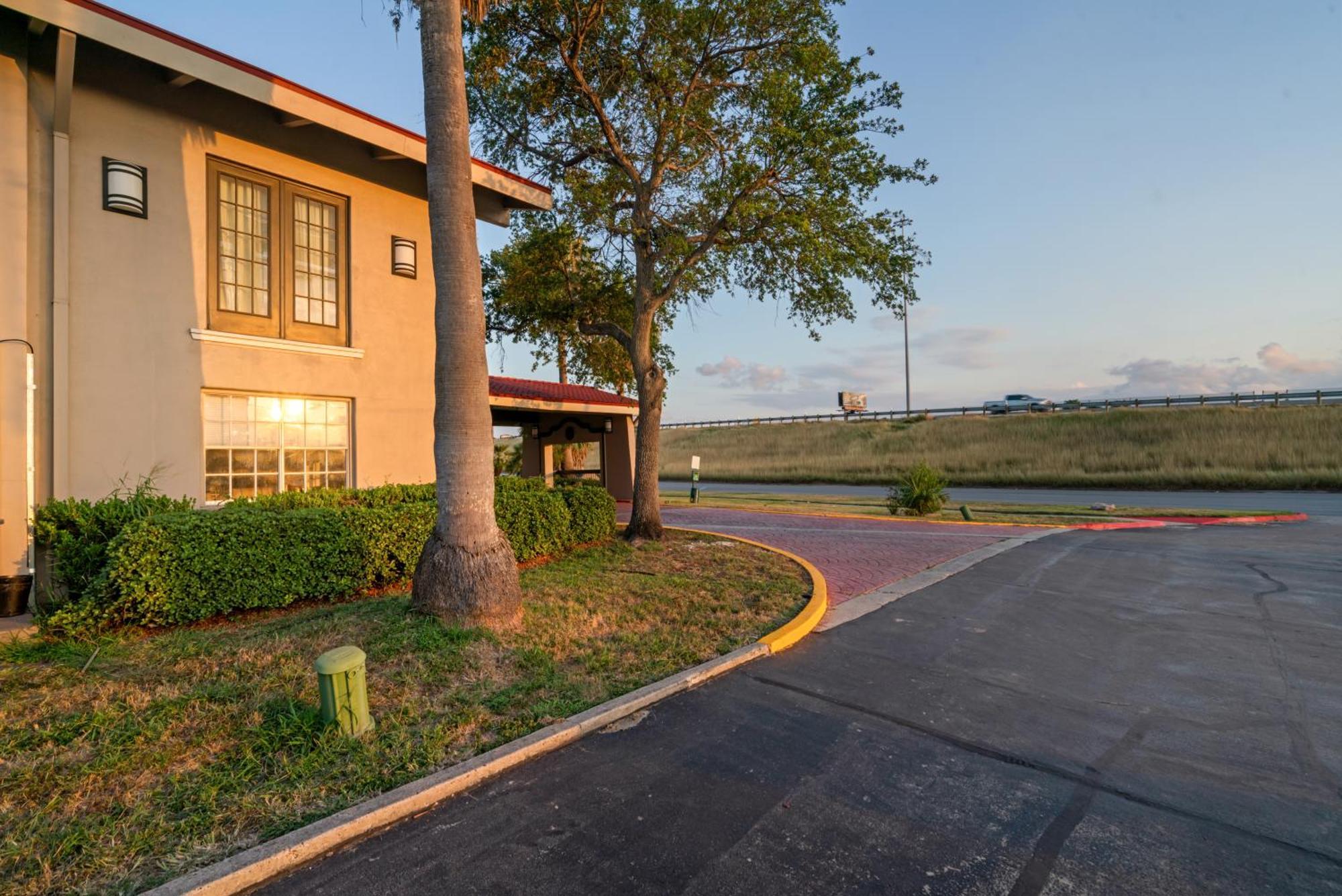 La Quinta Inn By Wyndham Corpus Christi North Екстер'єр фото