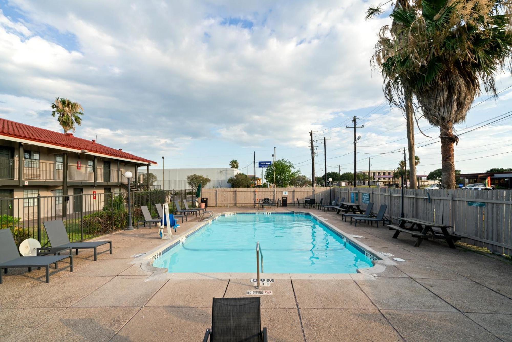 La Quinta Inn By Wyndham Corpus Christi North Екстер'єр фото
