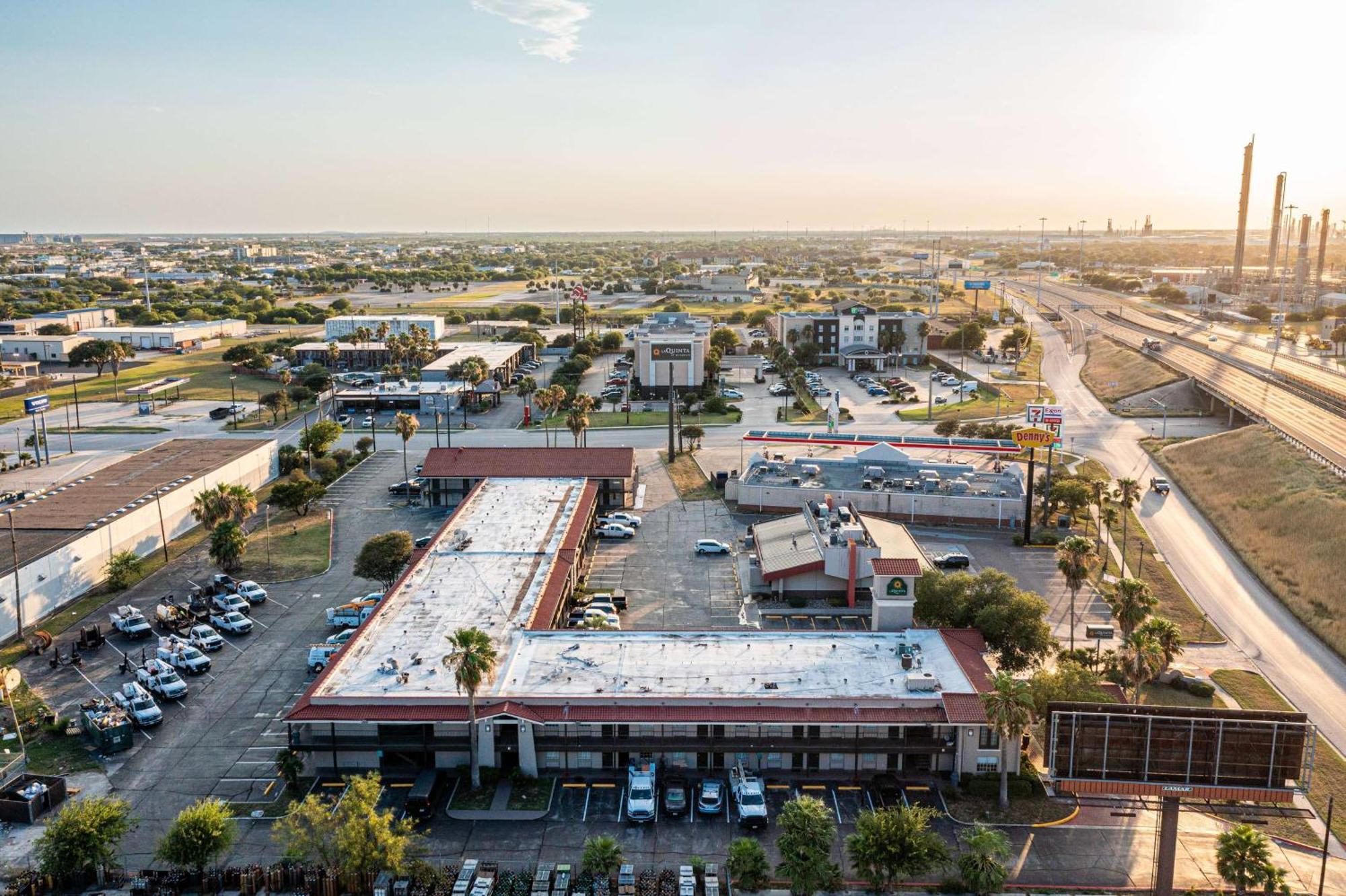 La Quinta Inn By Wyndham Corpus Christi North Екстер'єр фото