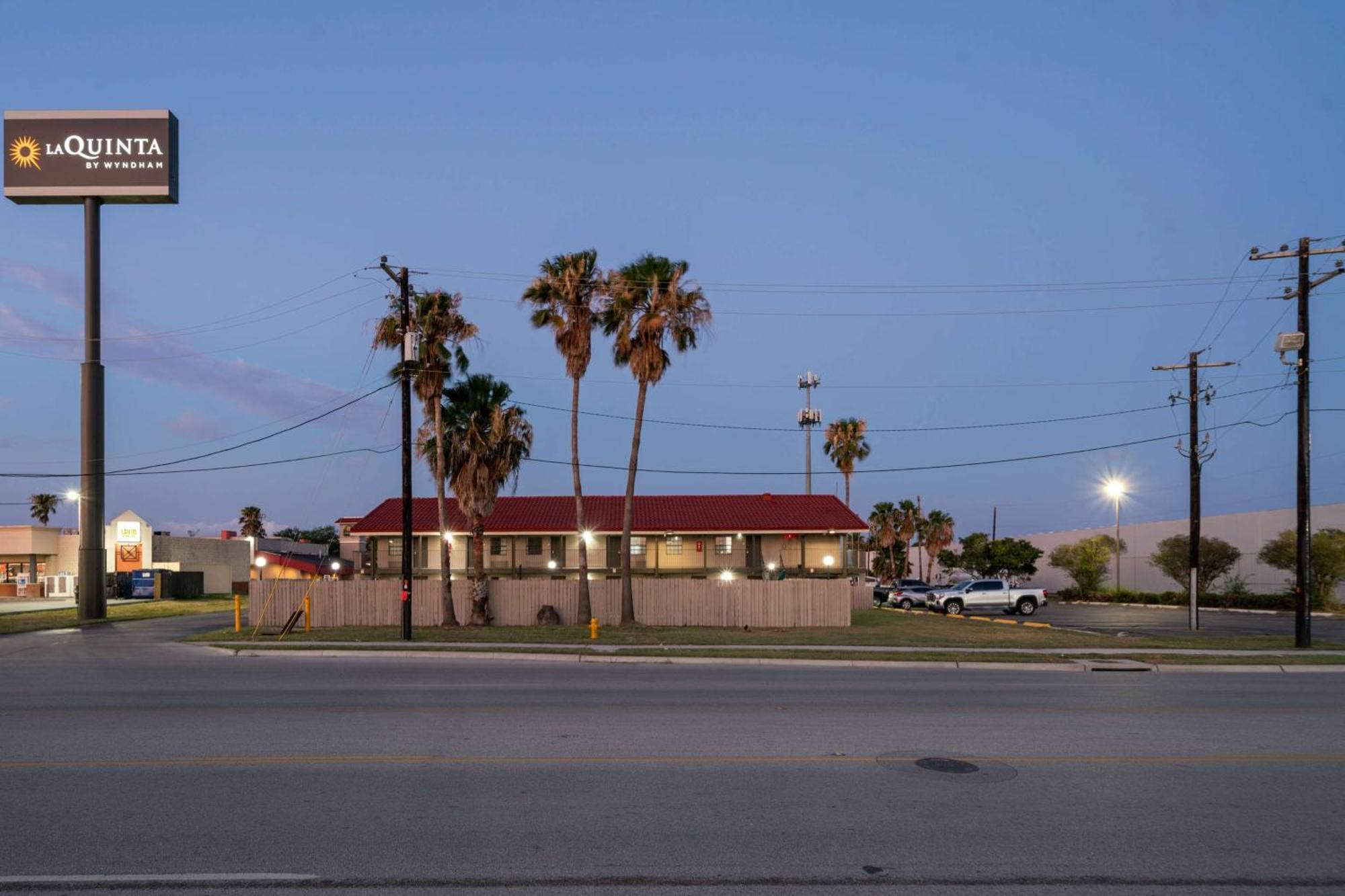 La Quinta Inn By Wyndham Corpus Christi North Екстер'єр фото